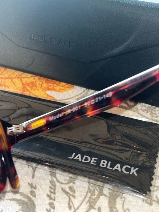 Jade Black Women\'s Tortoiseshell Sunglasses - Classic Frame main image 9